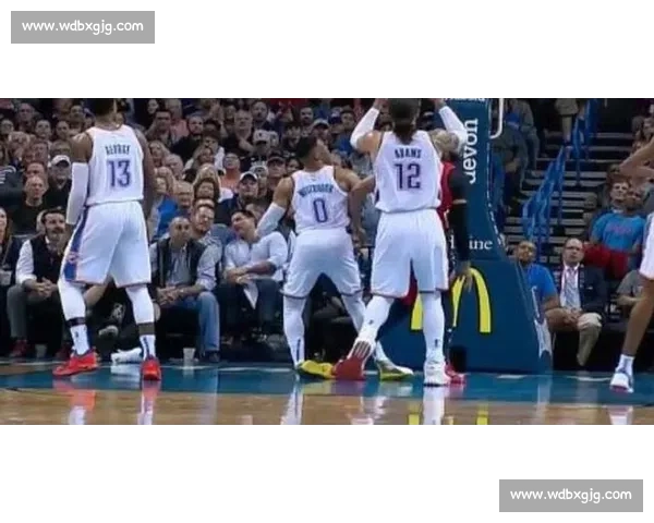 滕哈赫确认蒂尔曼受伤：勒沃库森新核首秀时间存疑，季前赛再添变数