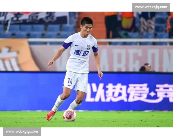 黄嘉辉请假风波后:职业态度获赞,归队首战虽败犹荣 黄嘉辉请假风波后:职业态度获赞,归队首战虽败犹荣