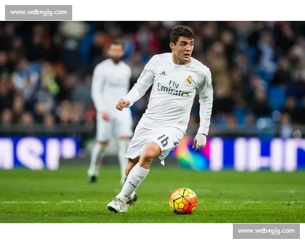 滕哈赫确认蒂尔曼受伤:勒沃库森新核首秀时间存疑,季前赛再添变数 滕哈赫确认蒂尔曼受伤:勒沃库森新核首秀时间存疑,季前赛再添变数